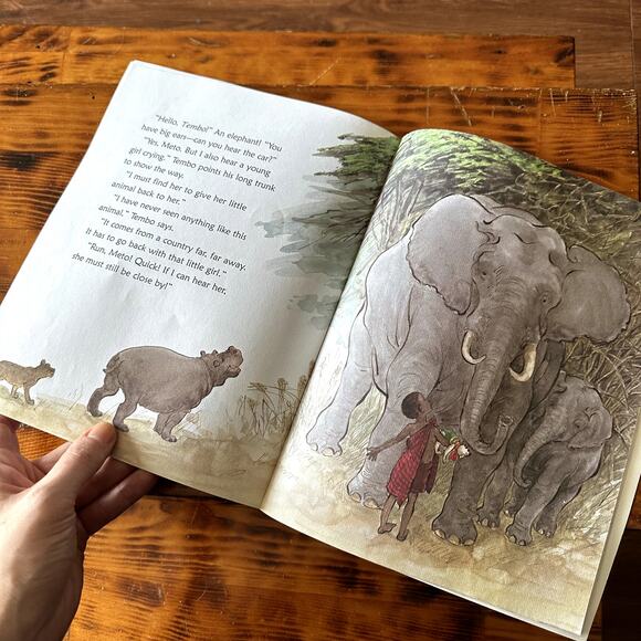 Vintage 2002 The First Bear In Africa Paperback Book - Picture 5 of 9